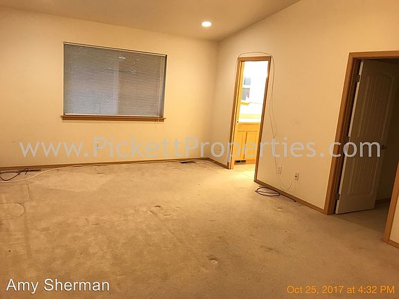 5th image of 225 Leora Park St