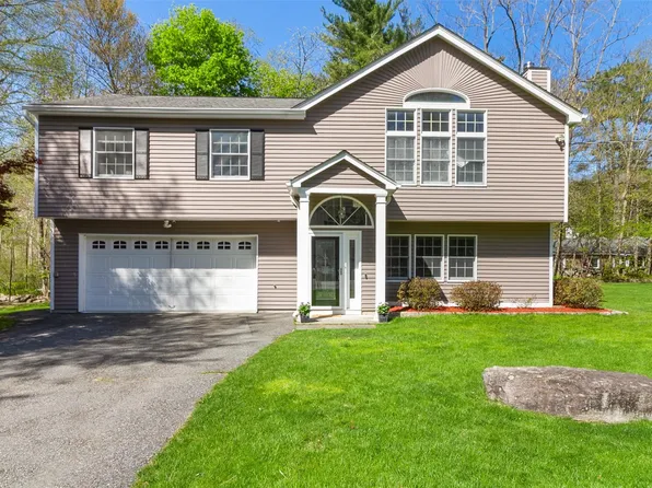 4 S Walker Drive, Yorktown Heights, NY 10598