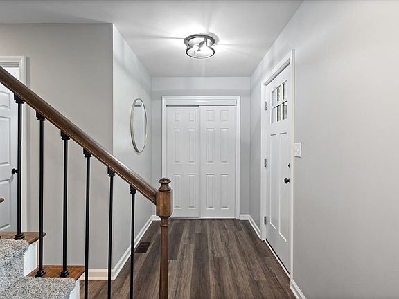 5th image of 1054 Elmwood Cir
