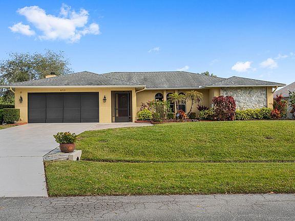 Home For Sale In Port Saint Lucie