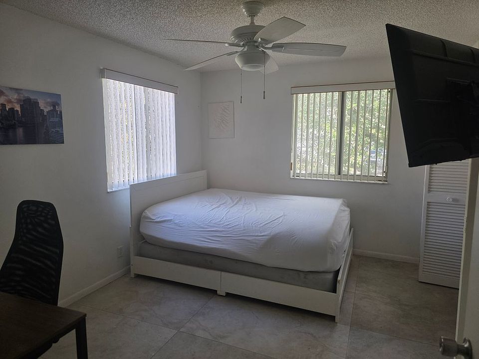 2nd image of 961 NW 104th Way