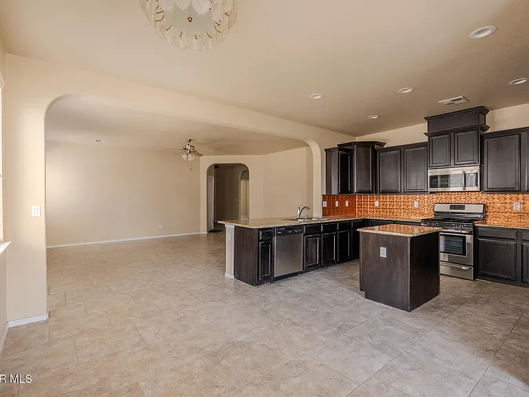 12485 Knightsbridge Dr — Photo 28