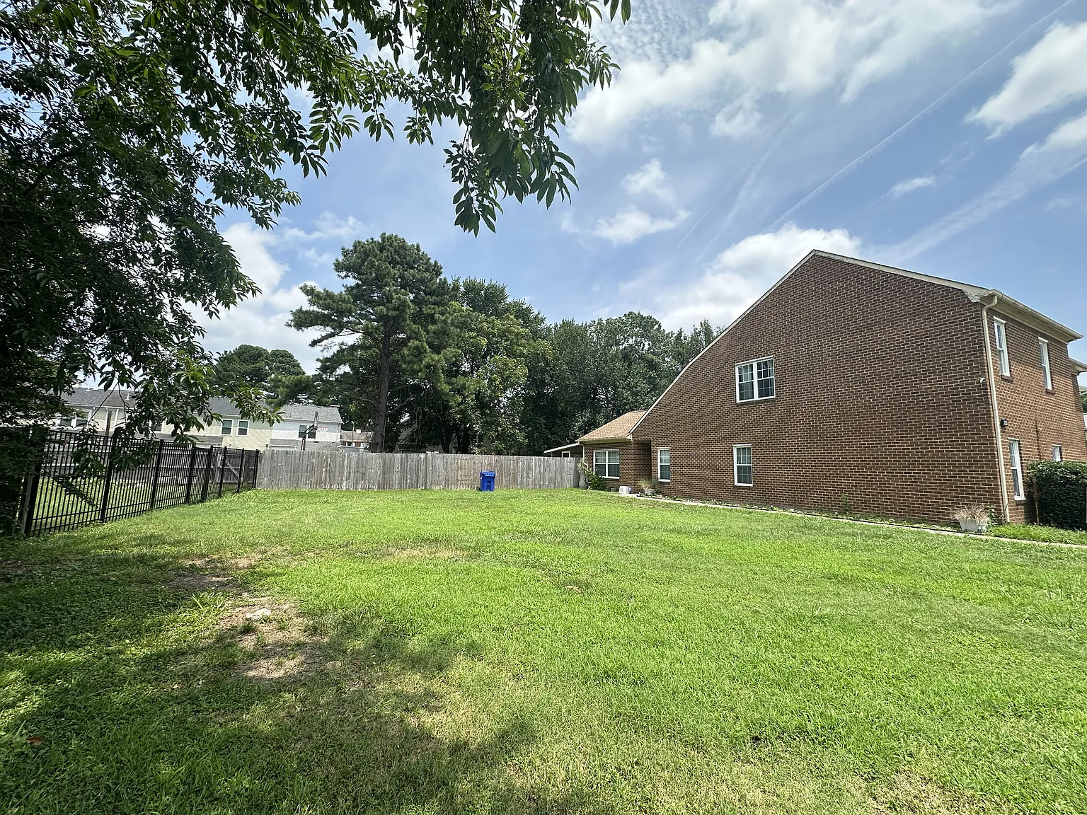 Rivermill Court #4447 (SW) - 1 — Photo 2