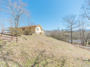 210 Quail Hollow Rd, Franklin, NC 28734
