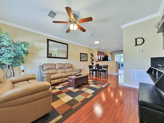 3rd image of 8119 Summer Gate Ct