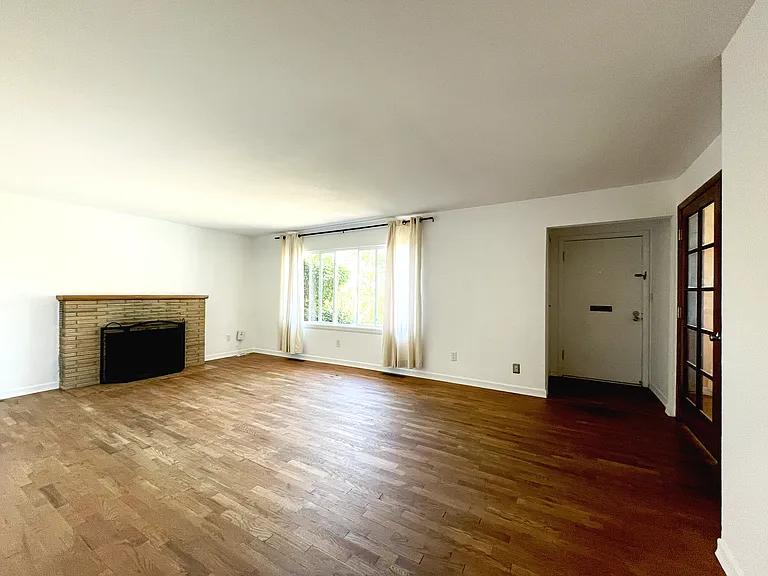 1616 Perry Ave — Photo 17