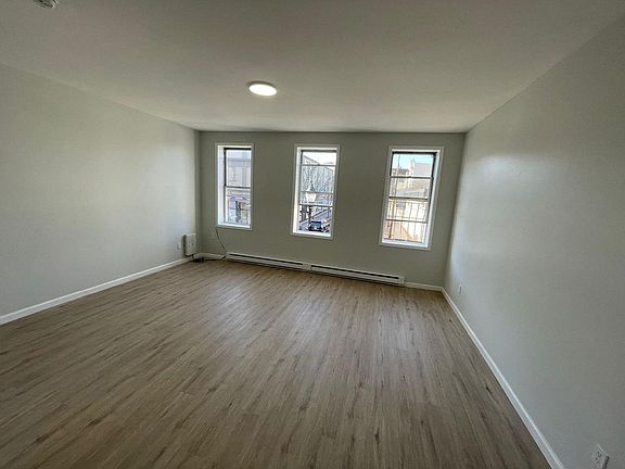 3rd image of 438-440 Broadway #2B