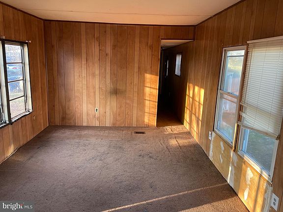 4th image of 101 Kentucky Ave