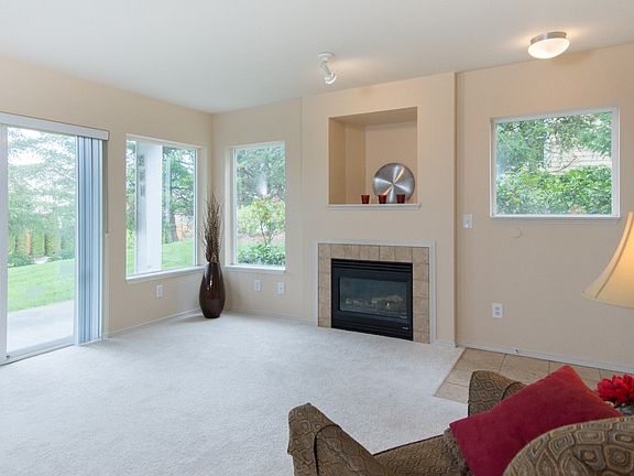 3rd image of 710 240th Way SE #102