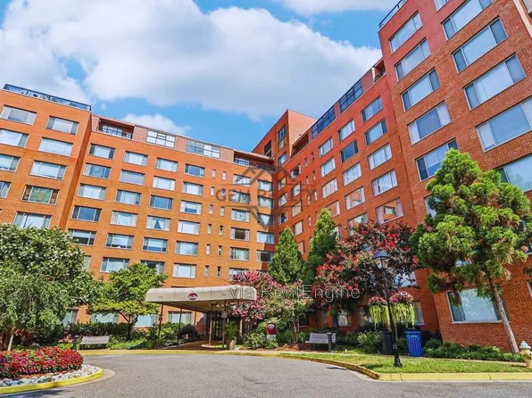 1111 Arlington Blvd, Arlington, VA 22209