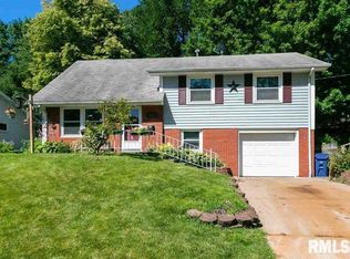1632 Monterey Ct, Bettendorf, IA 52722
