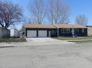 11 19th St NW, Minot, ND 58703