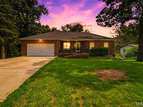 10557 Fairway Dr, Foristell, MO 63348