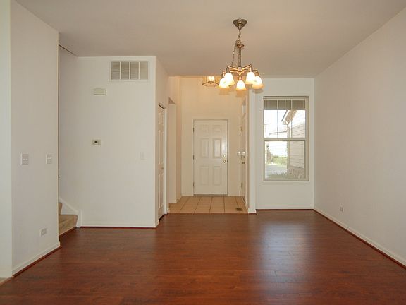 3rd image of 1836 Crenshaw Cir