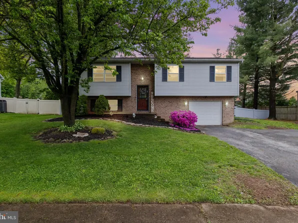 3530 Middleboro Rd, Dover, PA 17315