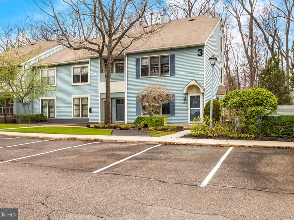 122B Arden Ct, Mount Laurel, NJ 08054