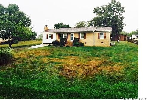 1st image of 1405 N Hills Dr