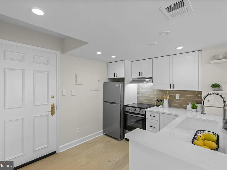 1080 Wisconsin Ave NW #1003 — Photo 7