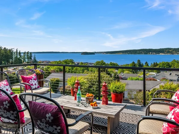 758 Gladstone Drive, Camano Island, WA 98282