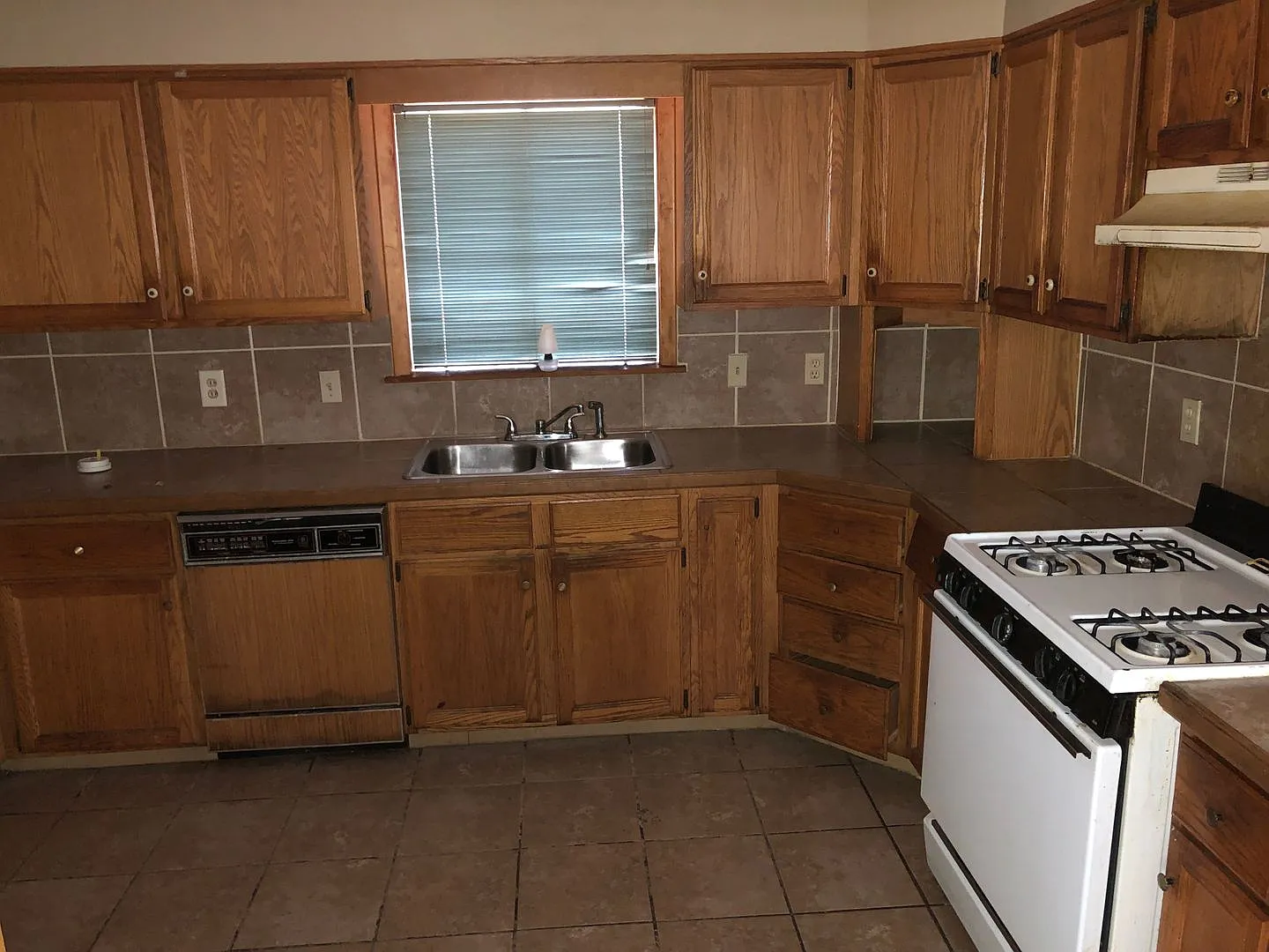 1909 Catalina Drive Jackson, MS — Photo 4