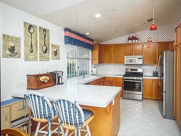 3rd image of 9041 Ventura Ct