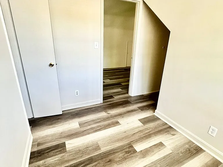 4012 Southern Parkway — Photo 14