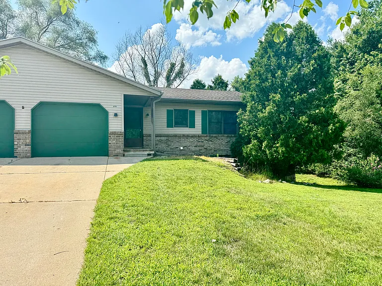 6791 Pleasantview St NE — Photo 1