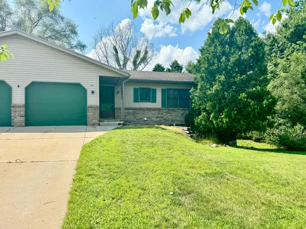 6791 Pleasantview St NE, Rockford, MI 49341