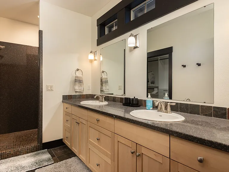 2340 NW Bens Ct — Photo 23