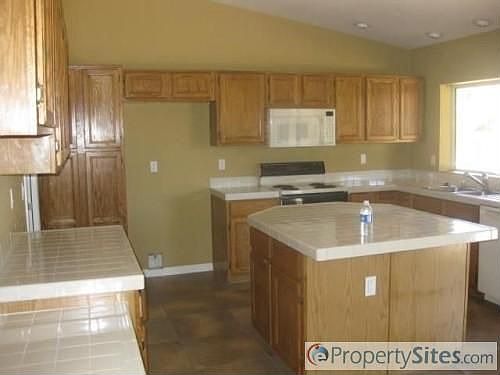 4th image of 7027 W Corrine Dr