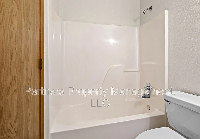 858 S Curtis Ave #1 — Photo 12