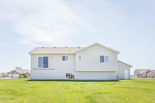 3rd image of 518 38th Ave W