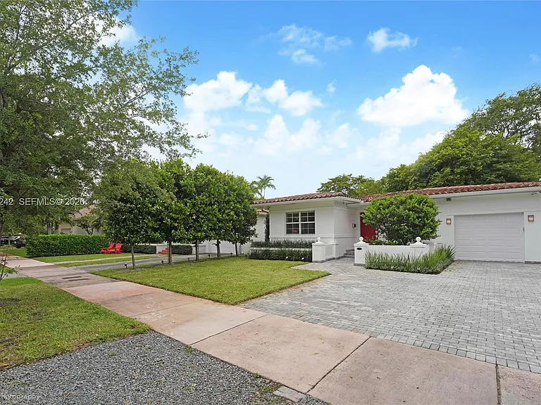 1556 Catalonia Ave — Photo 7