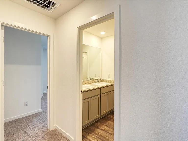 3918 Windy Whisper Dr — Photo 25