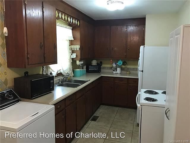 2nd image of 2203 Ashcraft Ave