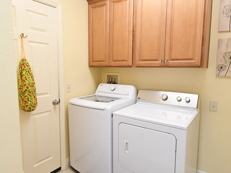 2372 Travis Pl — Photo 13