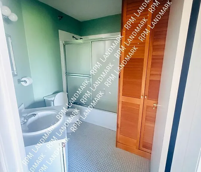205 Mineola Blvd #5J — Photo 7