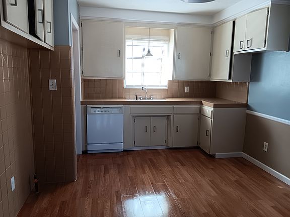 4th image of 8503 Grayfield St