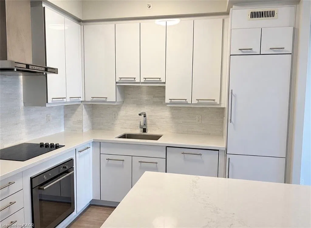 1 bed, 1.0 bath, 627 sqft, $2,300 — Photo 2