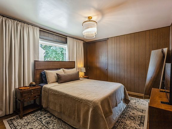 4th image of 11010 S Avenue H