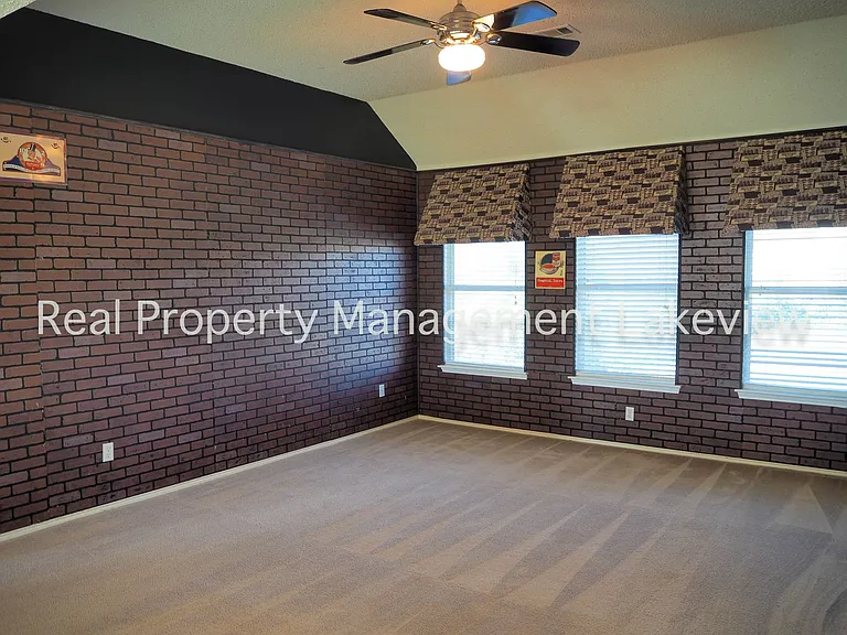 7500 Waterside Pl — Photo 24