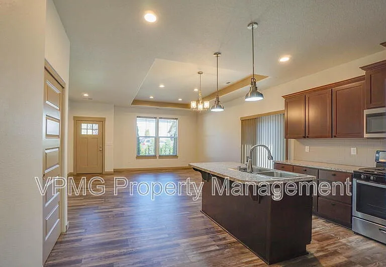 13801 NE 33rd Cir — Photo 16