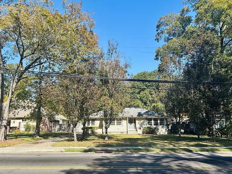 6035 Government St — Photo 2