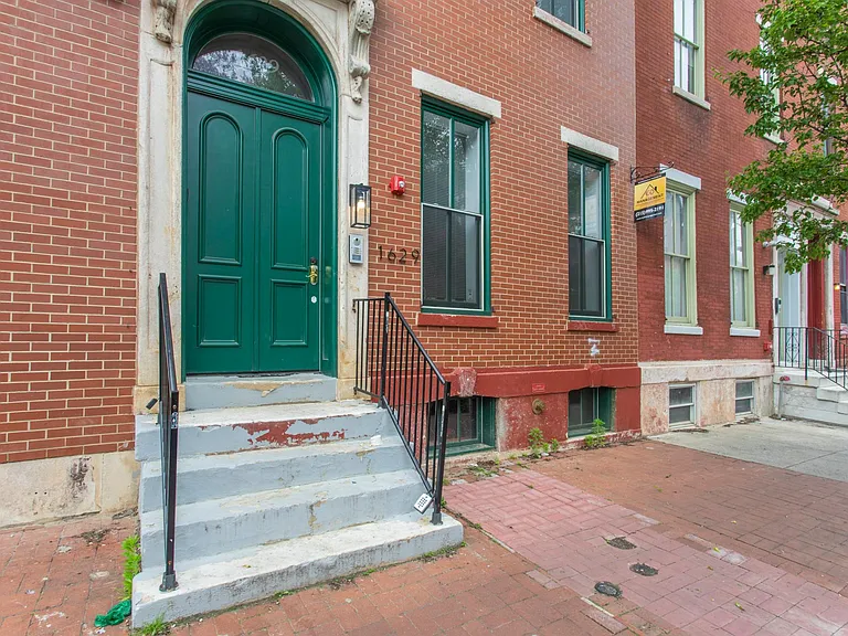 1629 Wallace St #1R — Photo 27