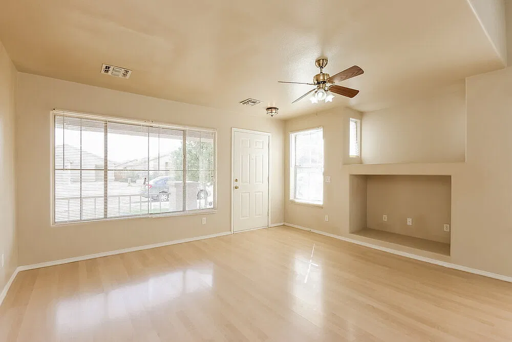 3 bed, 2.5 bath, 1744 sqft, $2,145 — Photo 3