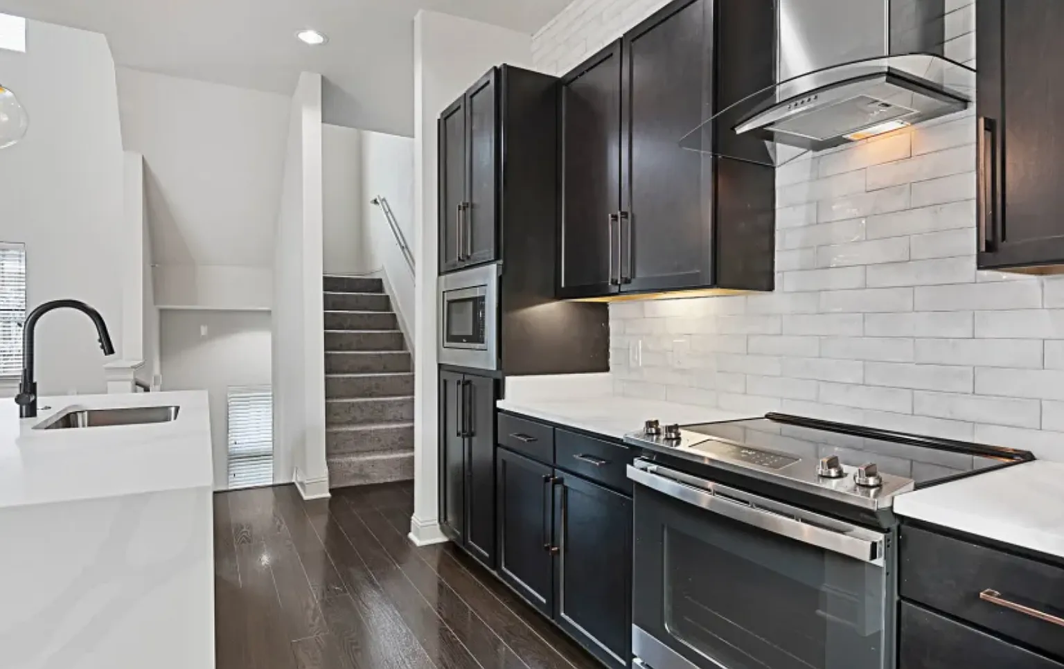 2 bed, 2.5 bath, 1463 sqft, $2,415 — Photo 1