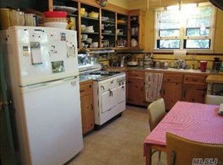 83 Sunken Meadow Rd, Fort Salonga, NY 11768