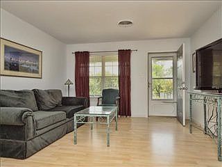 3rd image of 2600 Sherwood Ln