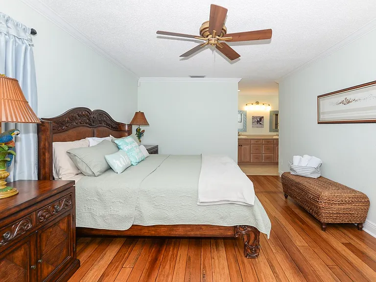 4051 NE Breakwater Dr — Photo 41