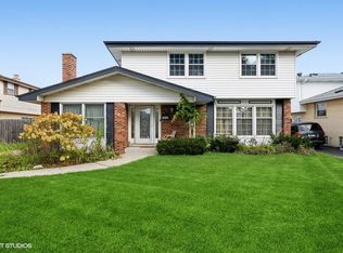 5632 W 100th St, Oak Lawn, IL